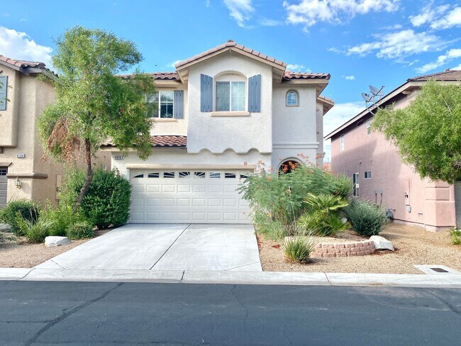 Foto del edificio - BEAUTIFUL 2 STORY HOME