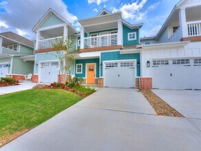 Building Photo - 628 Harbor Town Dr