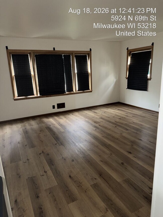 Foto del edificio - 5922-5924 N. 69th St.