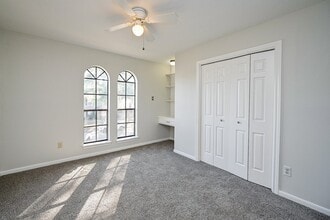 Building Photo - 12011 Autumn Creek Dr