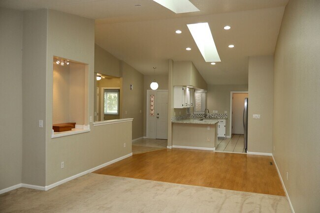 Foto del edificio - Beautiful 4 Bedroom Home in Midtown Fort C...