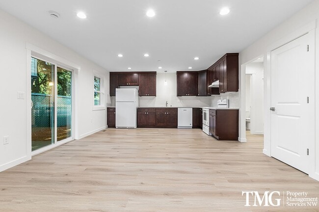 Photo - 5119 NE Saint James Road Apartment