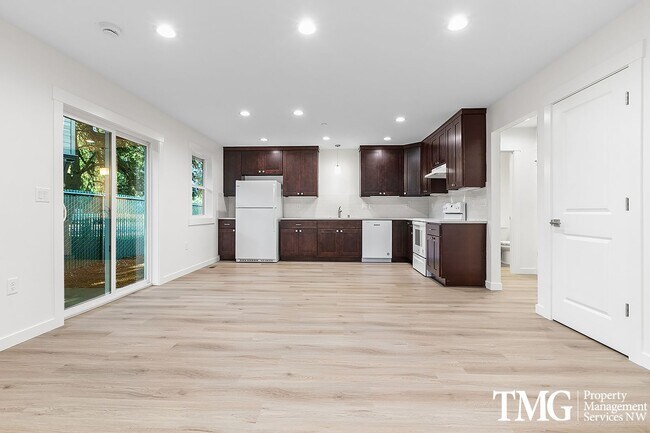 Foto del edificio - StJamesTriplex