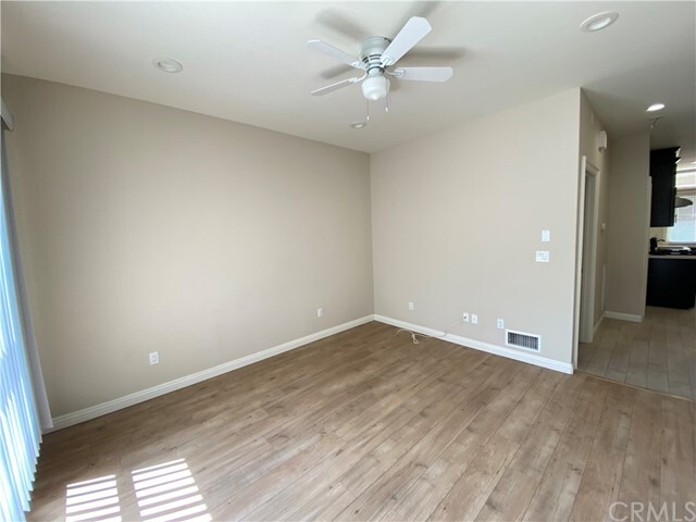 Building Photo - 221 N Raymond Ave