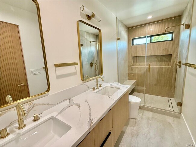 Foto del edificio - 22130 Gault St