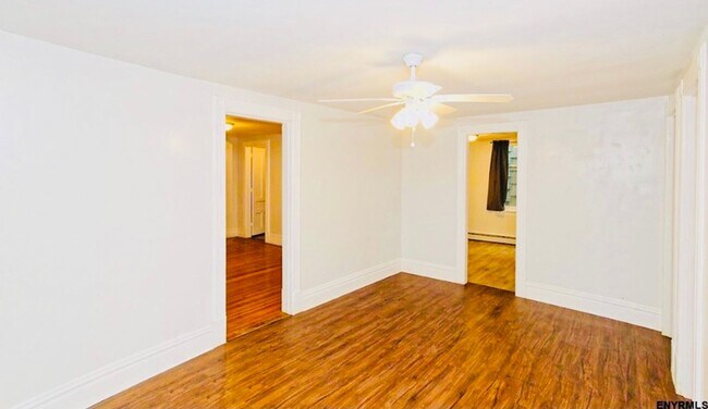 Foto del edificio - 807 3rd Ave