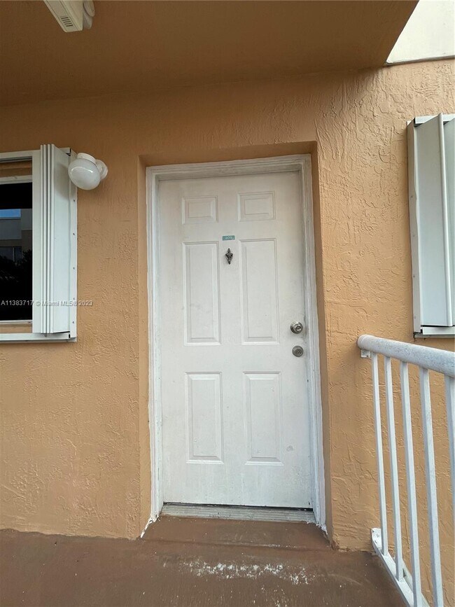 Foto del edificio - 14907 SW 80th St