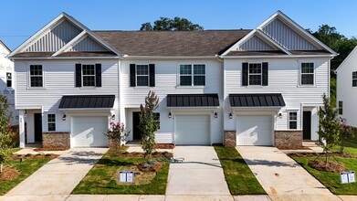 Building Photo - 18 Twiggs Ln