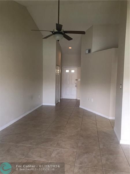 Foto del edificio - 18207 Glenmoor Dr