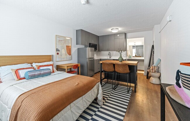 Building Photo - The Teale New Haven