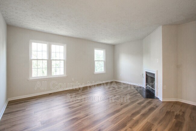 Building Photo - 13 Meadowside Ct