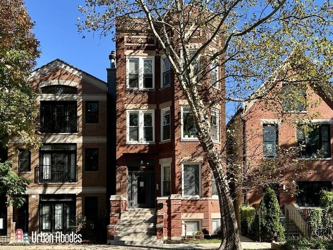 Building Photo - 841 N Mozart St