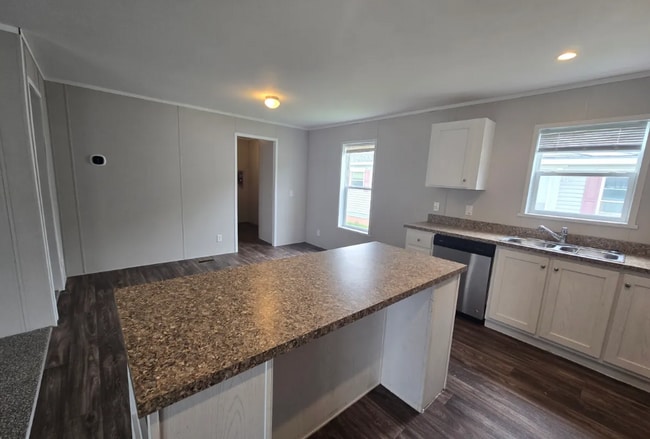 Foto del edificio - 725 Oak Ln