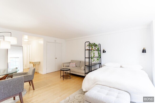 Foto del edificio - 410 W 24 St