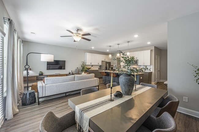 Foto del edificio - Tessa Jodeco Townhomes