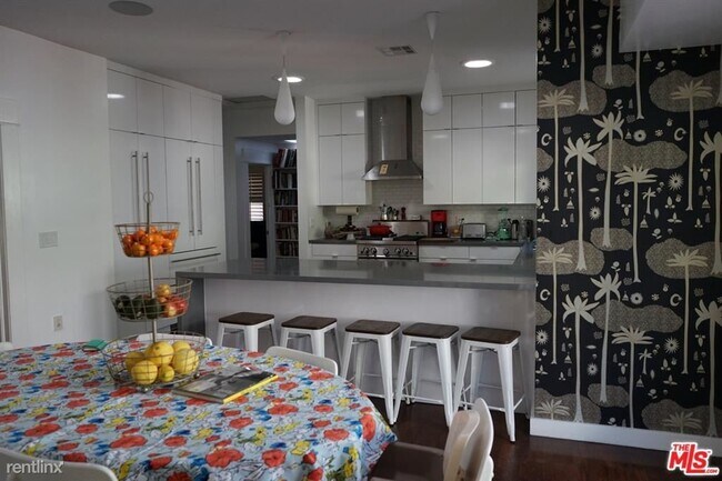 Foto del edificio - 4 br, 3.5 bath House - 2233 Baxter St