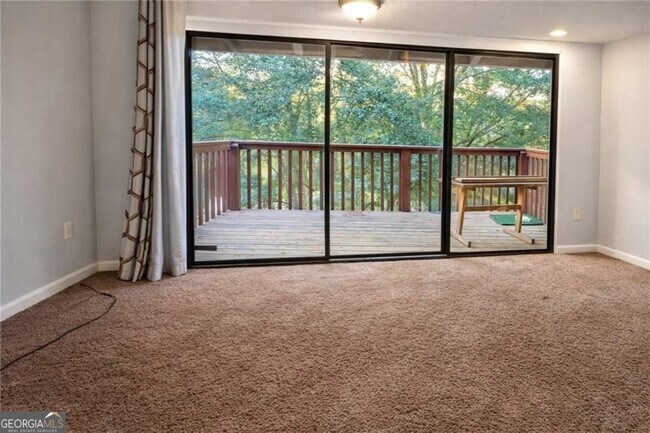 Building Photo - 3575 Oakvale Rd