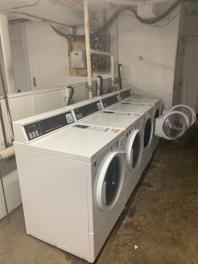 Building Photo - 1258 Commonwealth Ave