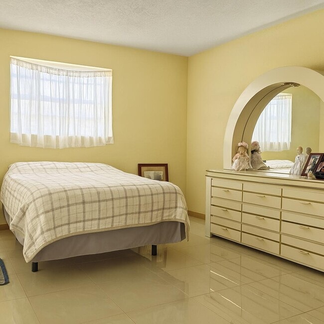 Foto del edificio - 2533 Dolphin Dr