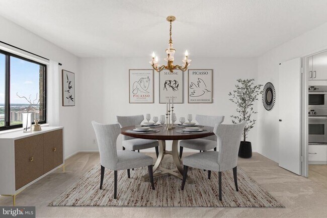 Foto del edificio - 5903 Mt Eagle Dr