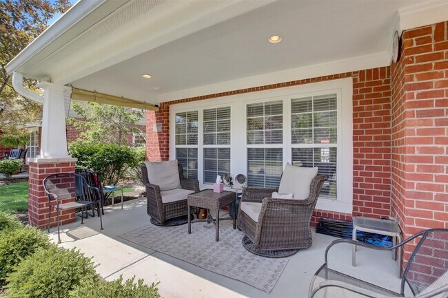 Building Photo - 1220 Middlebury Dr