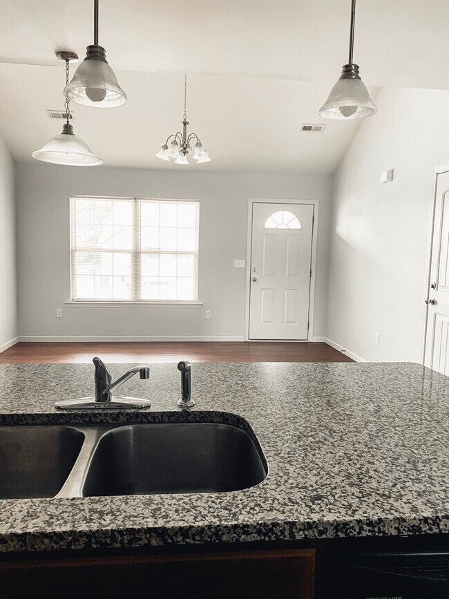 Building Photo - 322 Flat Cove Rd
