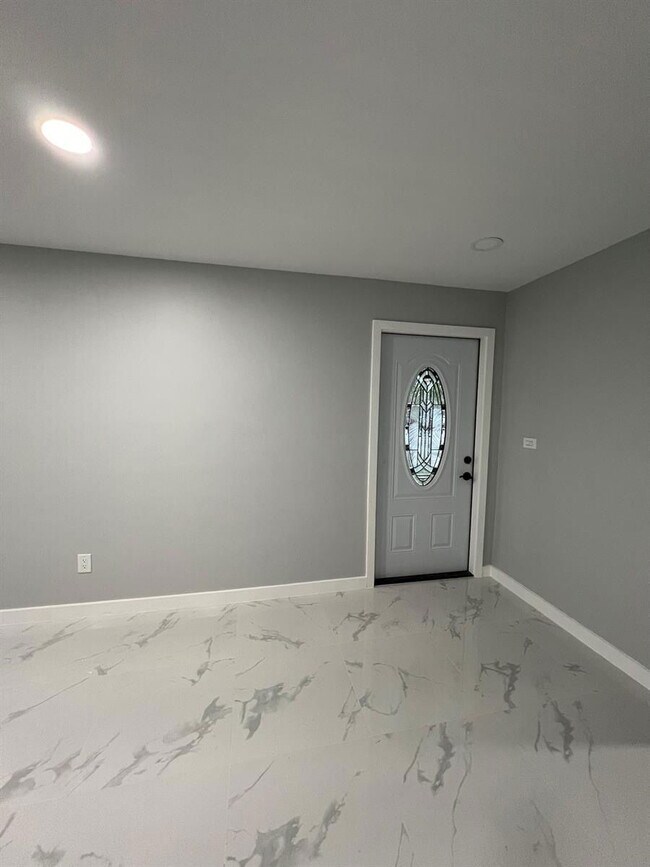 Foto del edificio - 285 NE 43rd St