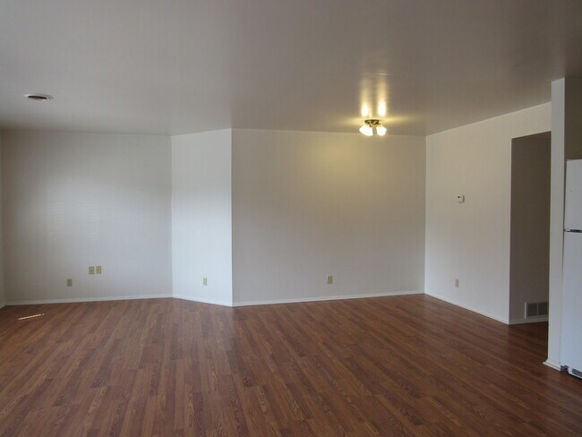 Building Photo - 339 Grandview Ave