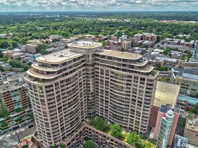 Building Photo - 807 Davis St