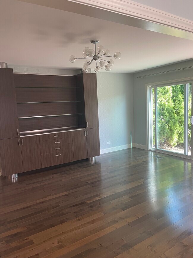 Foto del edificio - 1436 Derby Ln
