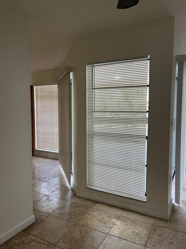 Building Photo - 9020 SW 125th Ave