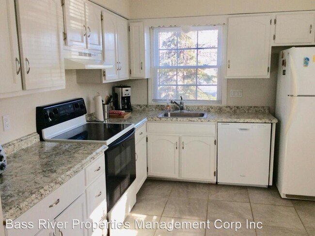Building Photo - 2 br, 1.5 bath House - 231 Route 28