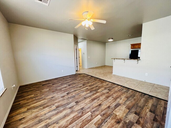 Foto del edificio - Charming 3BD 2BA Duplex in Yukon, The Gardens @ Chisholm Creek!!