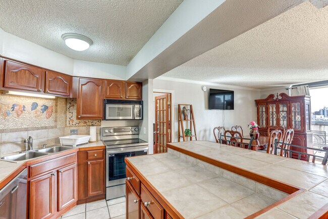 Building Photo - 1305 N Speer Blvd
