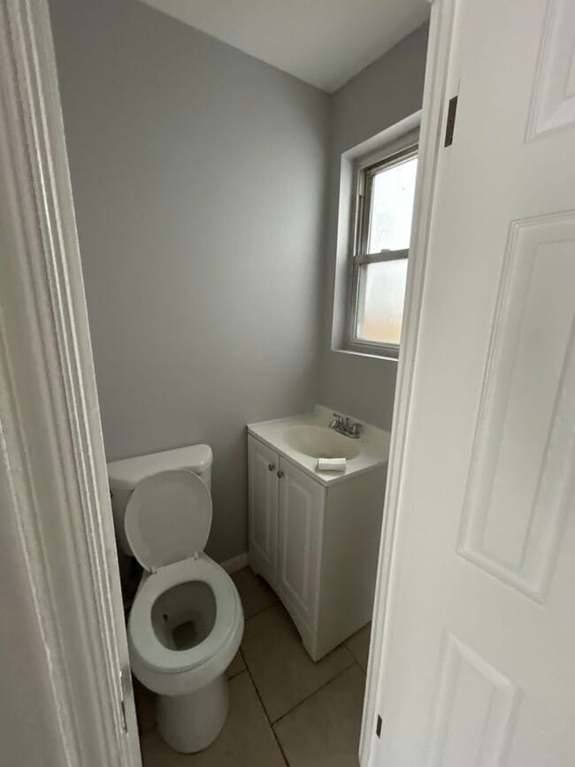 Photo - 24 E Abbottsford Ave House