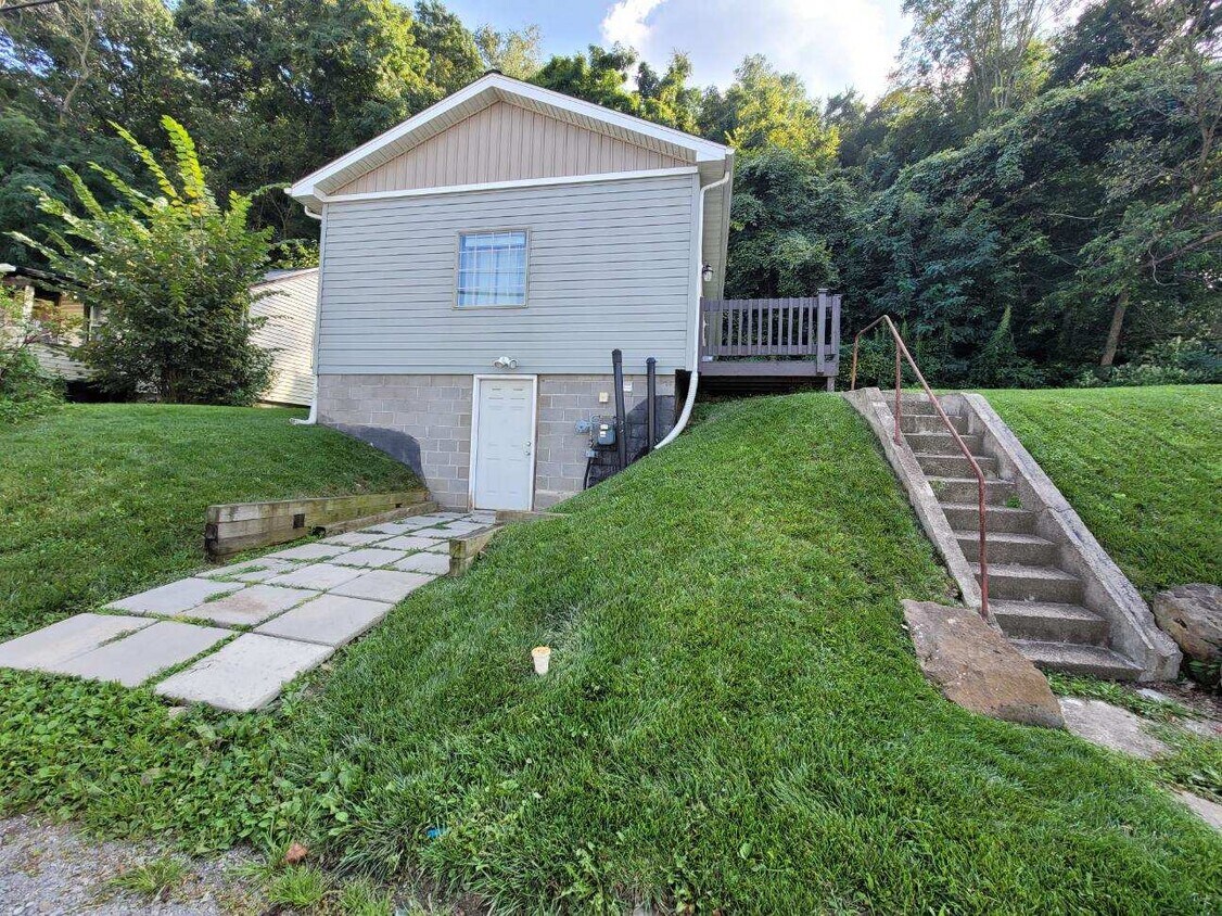 1640 Beaver Ave, Monaca, PA 15061 House Rental in Monaca, PA