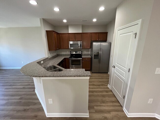 Foto del edificio - Corner Unit 3BD, 2.5BA Townhouse in North ...