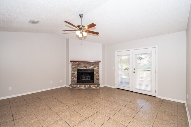 Foto del edificio - 10827 Carrington Ct