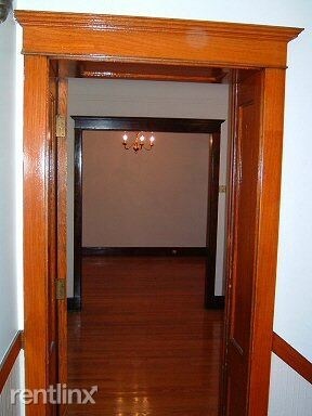 Building Photo - 1 br, 1 bath Apartment - Waveland Place