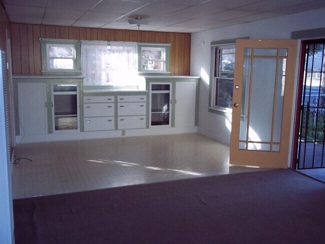Foto del edificio - 3235 Myers St