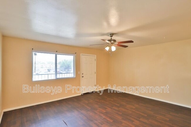 Foto del edificio - 700 W University Dr