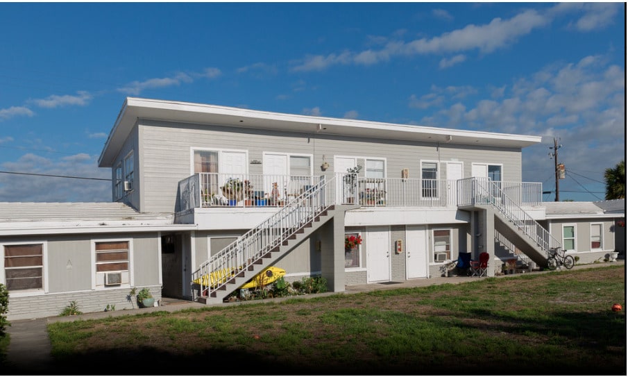 2 Level Structure - LIZS at Vero Beach Apartments