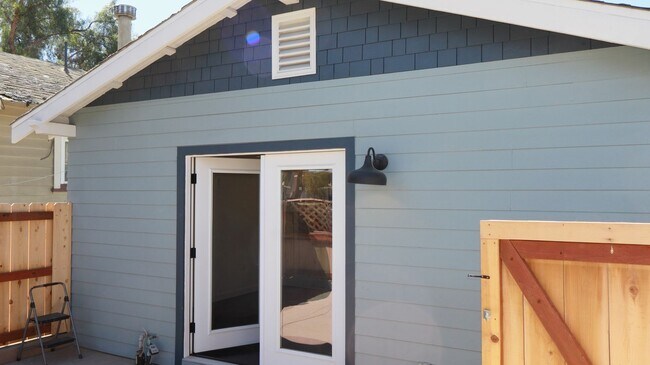 Foto del edificio - New 1 bedroom 1 bath no Apartment ADU style