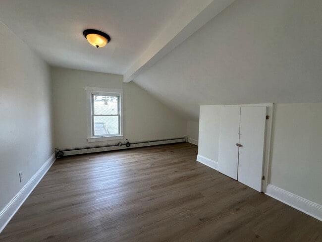 Building Photo - 300 Redmond St