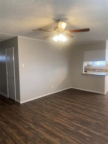 Foto del edificio - 2410 Arcady Ln