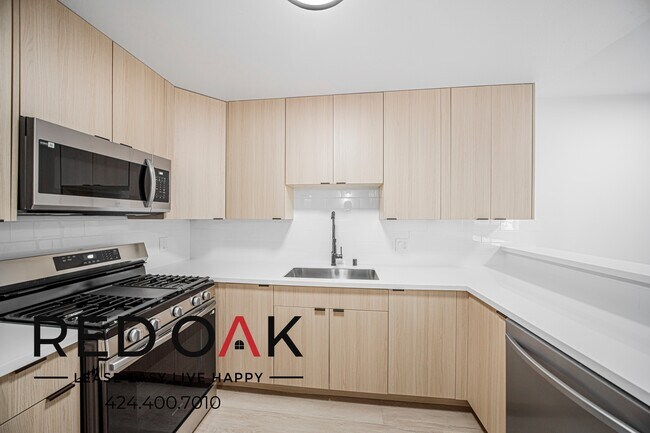 Building Photo - 2724 Abbot Kinney Blvd