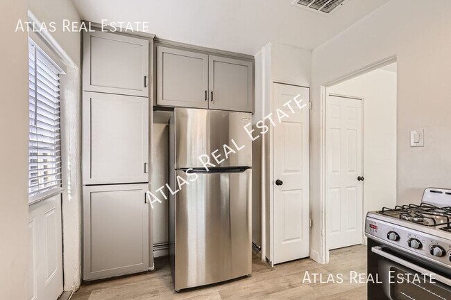 Building Photo - AVAILABLE NOW!! TWO MONTHS FREE! Newly Ren...