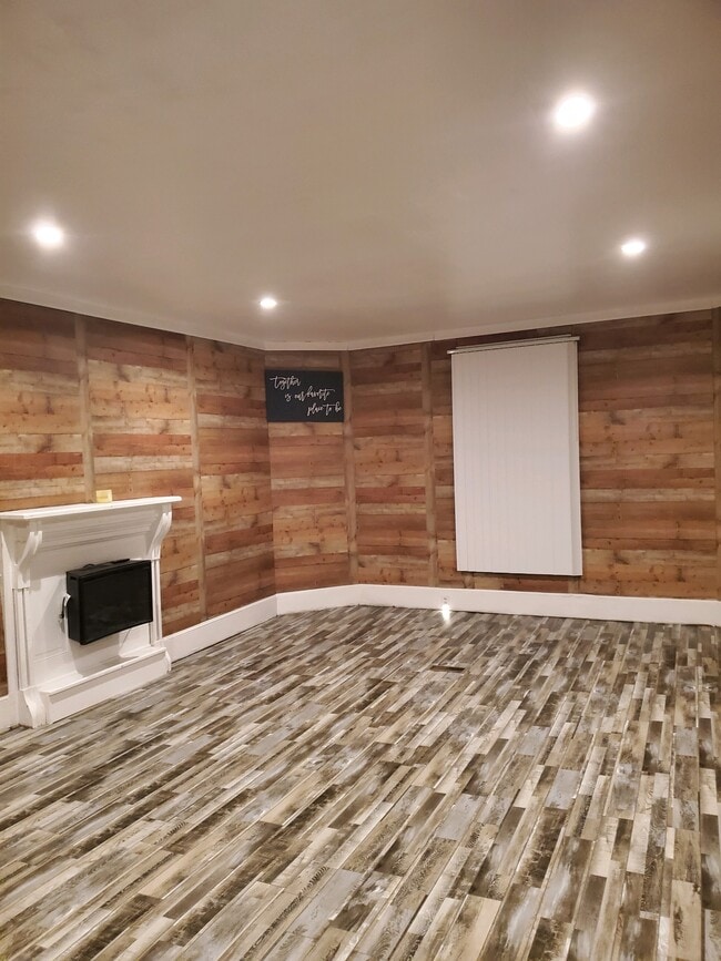 Building Photo - 211 N Layton Ave