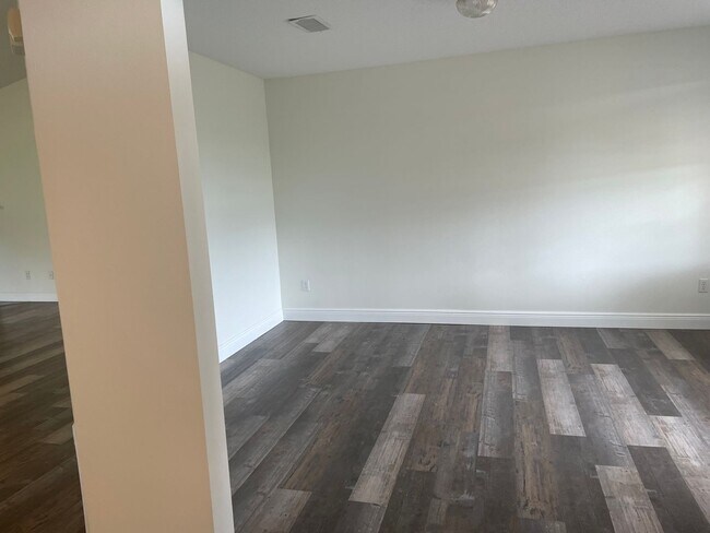 Building Photo - 1797 Cedrus Ln