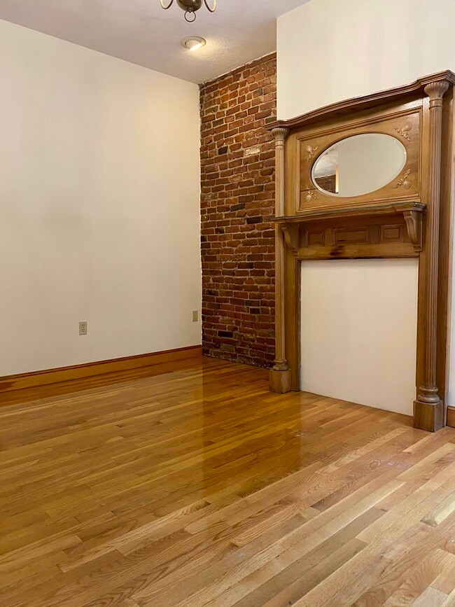 Building Photo - 67 Baldwin St